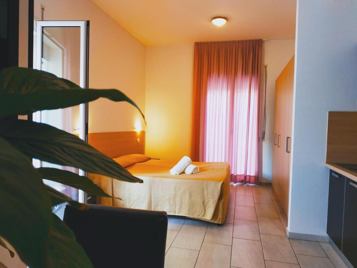 Residence Hotel Rubino Fogliano Marina Exterior photo